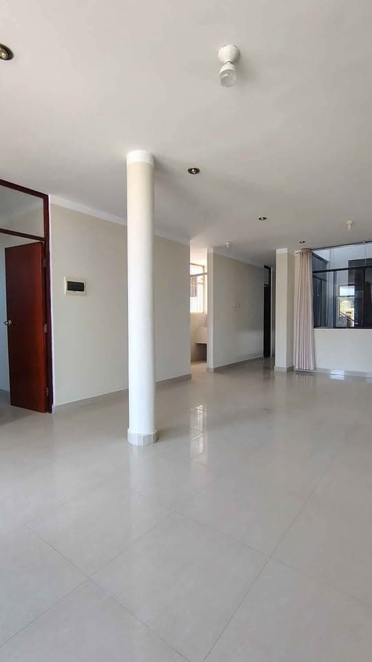 Amplio departamento en Alquiler en Santa María del Pinar, 114 m², Piura